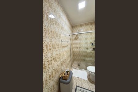 Casa à venda com 189m², 3 quartos e 2 vagas Casa à venda com 189m², 3 quartos e 2 vagasBanheiro Social