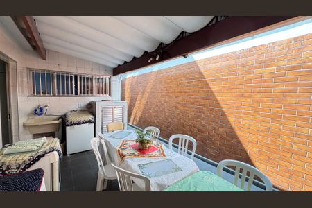 Casa à venda com 189m², 3 quartos e 2 vagas Casa à venda com 189m², 3 quartos e 2 vagasQuintal