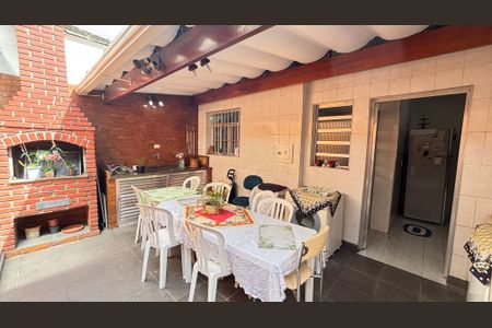 Casa à venda com 189m², 3 quartos e 2 vagas Casa à venda com 189m², 3 quartos e 2 vagasQuintal