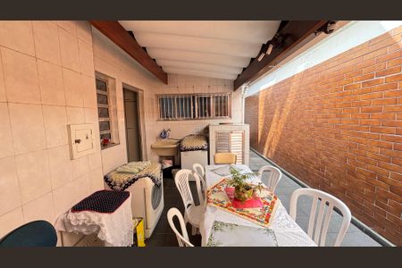 Casa à venda com 189m², 3 quartos e 2 vagas Casa à venda com 189m², 3 quartos e 2 vagasQuintal