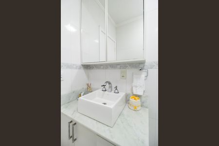 Casa de condomínio à venda com 290m², 3 quartos e 4 vagasBanheiro 2