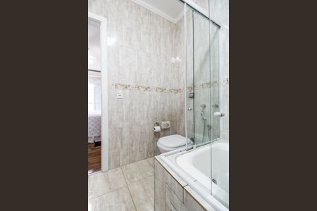 Casa de condomínio à venda com 290m², 3 quartos e 4 vagasBanheiro da Suíte