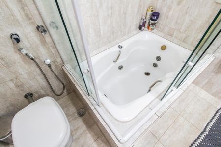 Casa de condomínio à venda com 290m², 3 quartos e 4 vagasBanheiro da Suíte