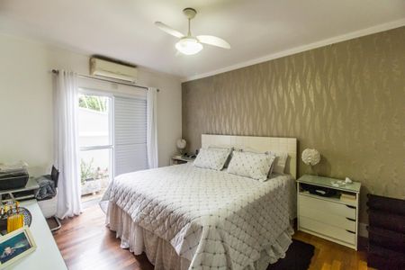 Casa de condomínio à venda com 290m², 3 quartos e 4 vagasSuíte 