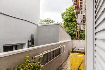 Casa de condomínio à venda com 290m², 3 quartos e 4 vagasVista do Quarto 2