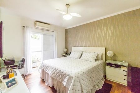 Casa de condomínio à venda com 290m², 3 quartos e 4 vagasSuíte 