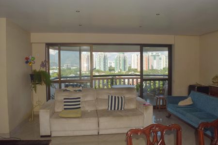 Apartamento à venda com 129m², 3 quartos e 2 vagasSala