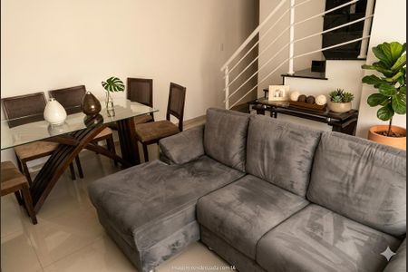 Casa à venda com 2 quartos, 85m² em Vila Carrão, São Paulo