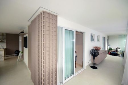 Apartamento à venda com 127m², 2 quartos e 2 vagasVaranda