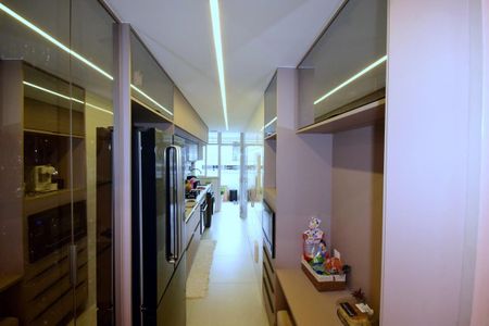 Apartamento à venda com 127m², 2 quartos e 2 vagasCozinha