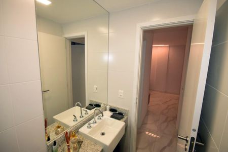 Apartamento à venda com 127m², 2 quartos e 2 vagasBanheiro Social