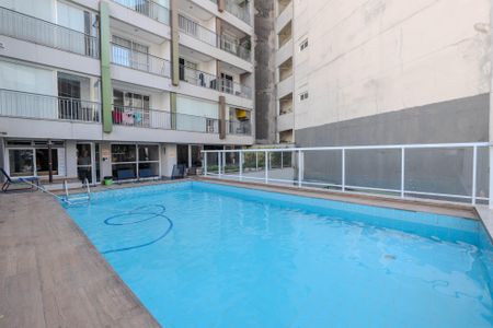 Studio para alugar com 27m², 1 quarto e sem vaga Studio para alugar com 27m², 1 quarto e sem vagaÁrea comum - Piscina