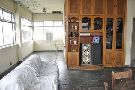 Casa à venda com 300m², 4 quartos e 4 vagasSala 2