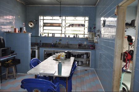 Casa à venda com 300m², 4 quartos e 4 vagasCozinha