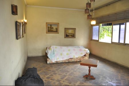 Casa à venda com 300m², 4 quartos e 4 vagasSala