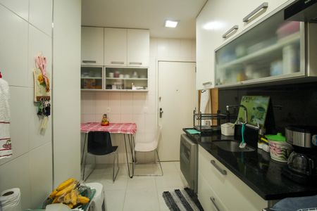 Apartamento à venda com 120m², 3 quartos e 2 vagas Apartamento à venda com 120m², 3 quartos e 2 vagasCozinha