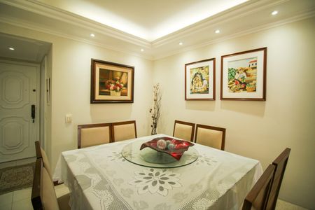 Apartamento à venda com 120m², 3 quartos e 2 vagas Apartamento à venda com 120m², 3 quartos e 2 vagasSala