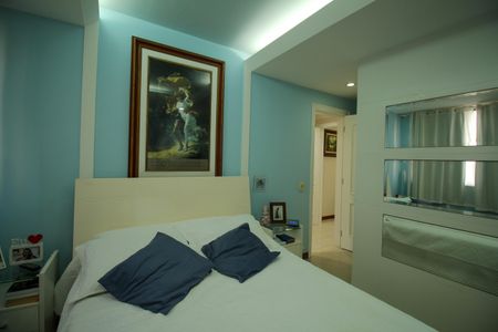 Apartamento à venda com 120m², 3 quartos e 2 vagas Apartamento à venda com 120m², 3 quartos e 2 vagasSuíte 1