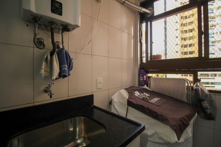 Apartamento à venda com 120m², 3 quartos e 2 vagas Apartamento à venda com 120m², 3 quartos e 2 vagasÁrea de Serviço