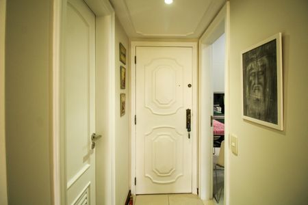 Apartamento à venda com 120m², 3 quartos e 2 vagas Apartamento à venda com 120m², 3 quartos e 2 vagasSala - Hall de entrada