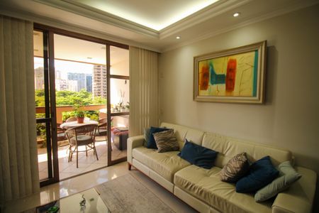 Apartamento à venda com 120m², 3 quartos e 2 vagas Apartamento à venda com 120m², 3 quartos e 2 vagasSala