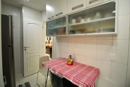 Apartamento à venda com 120m², 3 quartos e 2 vagas Apartamento à venda com 120m², 3 quartos e 2 vagasCozinha