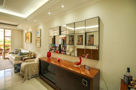 Apartamento à venda com 120m², 3 quartos e 2 vagas Apartamento à venda com 120m², 3 quartos e 2 vagasSala