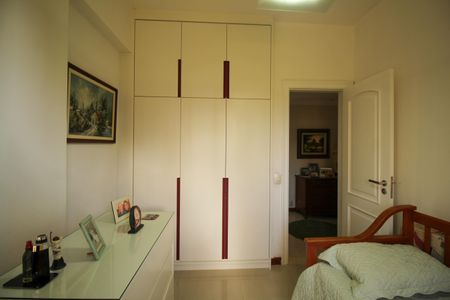 Apartamento à venda com 120m², 3 quartos e 2 vagas Apartamento à venda com 120m², 3 quartos e 2 vagasQuarto 1