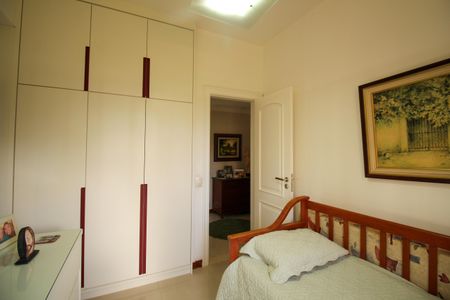 Apartamento à venda com 120m², 3 quartos e 2 vagas Apartamento à venda com 120m², 3 quartos e 2 vagasQuarto 1