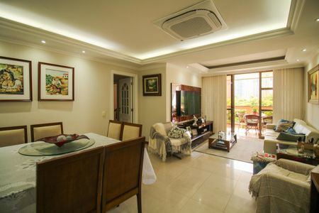 Apartamento à venda com 120m², 3 quartos e 2 vagas Apartamento à venda com 120m², 3 quartos e 2 vagasSala