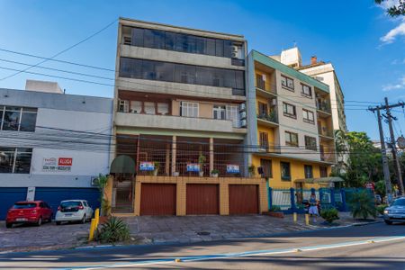 Apartamento à venda com 130m², 3 quartos e 1 vaga Apartamento à venda com 130m², 3 quartos e 1 vagaFachada