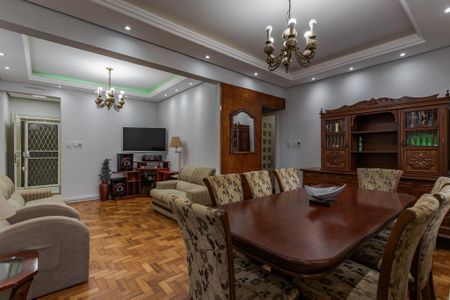 Apartamento à venda com 130m², 3 quartos e 1 vaga Apartamento à venda com 130m², 3 quartos e 1 vagaSala