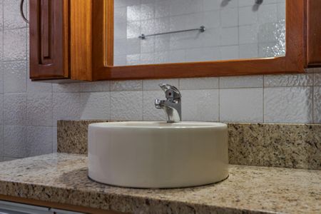 Apartamento à venda com 130m², 3 quartos e 1 vaga Apartamento à venda com 130m², 3 quartos e 1 vagaBanheiro