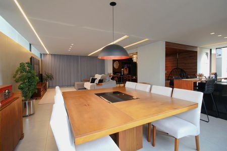 Apartamento à venda com 364m², 4 quartos e 4 vagasVaranda coberta