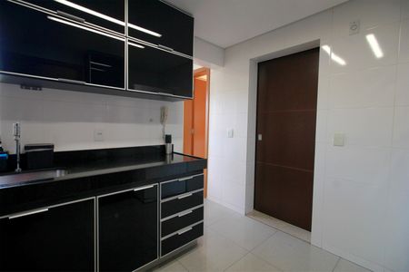 Apartamento à venda com 364m², 4 quartos e 4 vagasCozinha
