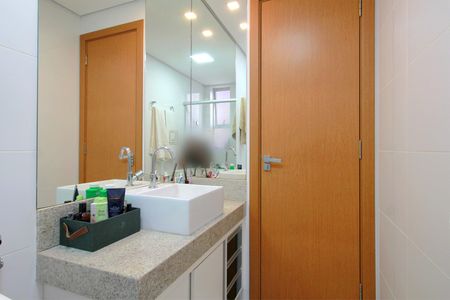 Apartamento à venda com 364m², 4 quartos e 4 vagasBanheiro Social