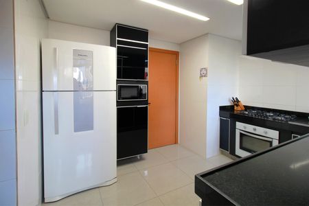 Apartamento à venda com 364m², 4 quartos e 4 vagasCozinha