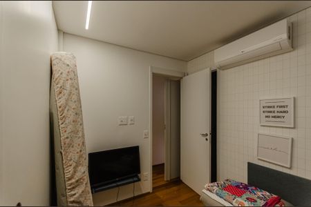 Apartamento à venda com 155m², 3 quartos e 2 vagas Apartamento à venda com 155m², 3 quartos e 2 vagasSuíte 1