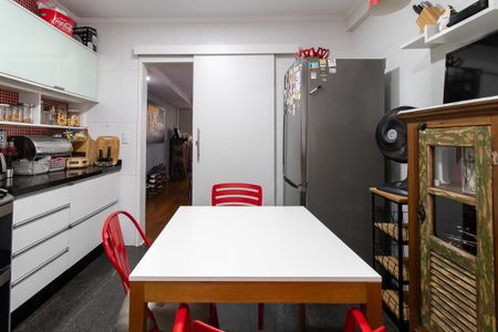 Apartamento para alugar com 240m², 4 quartos e 2 vagas Apartamento para alugar com 240m², 4 quartos e 2 vagasCozinha