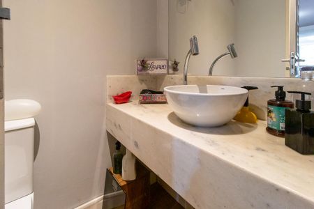 Apartamento para alugar com 240m², 4 quartos e 2 vagas Apartamento para alugar com 240m², 4 quartos e 2 vagasLavabo