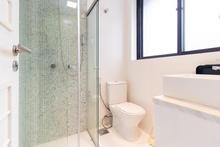 Apartamento para alugar com 240m², 4 quartos e 2 vagas Apartamento para alugar com 240m², 4 quartos e 2 vagasBanheiro da Suíte 2