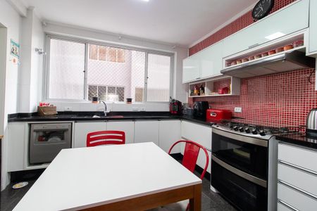 Apartamento para alugar com 240m², 4 quartos e 2 vagas Apartamento para alugar com 240m², 4 quartos e 2 vagasCozinha
