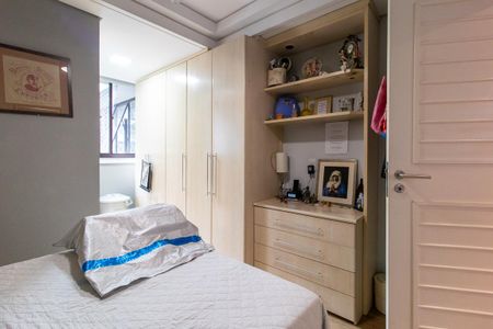 Apartamento para alugar com 240m², 4 quartos e 2 vagas Apartamento para alugar com 240m², 4 quartos e 2 vagasSuíte 2