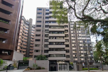 Apartamento para alugar com 240m², 4 quartos e 2 vagas Apartamento para alugar com 240m², 4 quartos e 2 vagasFachada