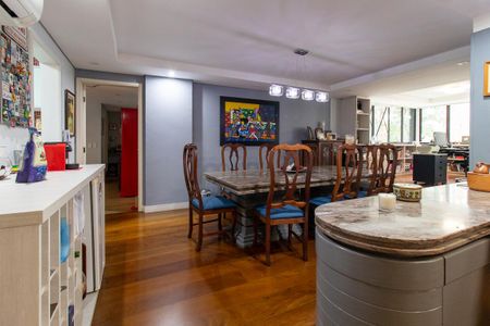 Apartamento para alugar com 240m², 4 quartos e 2 vagas Apartamento para alugar com 240m², 4 quartos e 2 vagasSala de Jantar
