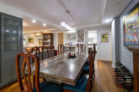 Apartamento para alugar com 240m², 4 quartos e 2 vagas Apartamento para alugar com 240m², 4 quartos e 2 vagasSala de Jantar