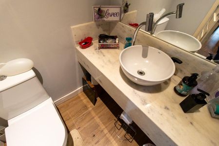Apartamento para alugar com 240m², 4 quartos e 2 vagas Apartamento para alugar com 240m², 4 quartos e 2 vagasLavabo