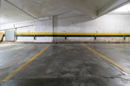 Apartamento para alugar com 240m², 4 quartos e 2 vagas Apartamento para alugar com 240m², 4 quartos e 2 vagasGaragem 1