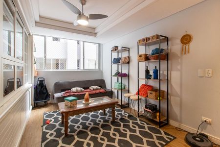 Apartamento para alugar com 240m², 4 quartos e 2 vagas Apartamento para alugar com 240m², 4 quartos e 2 vagasQuarto