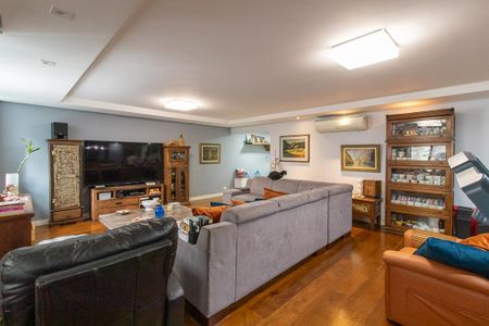 Apartamento para alugar com 240m², 4 quartos e 2 vagas Apartamento para alugar com 240m², 4 quartos e 2 vagasSala